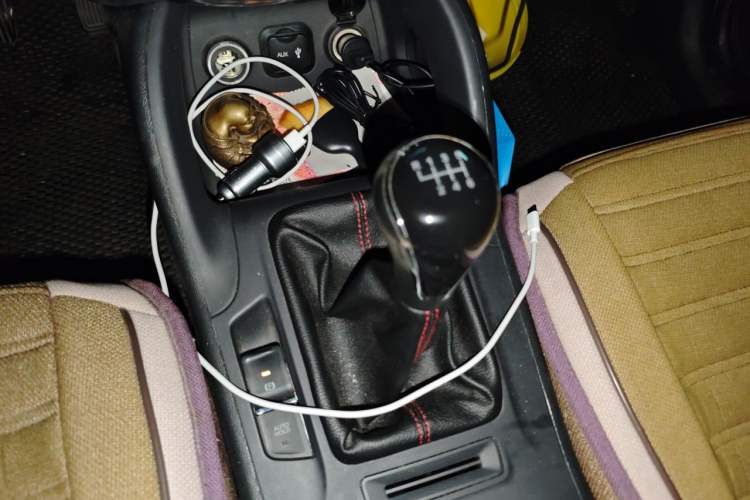 Used CHANGAN CS75 2016 2.0L Manual Luxury Version China V Standard Gear Lever