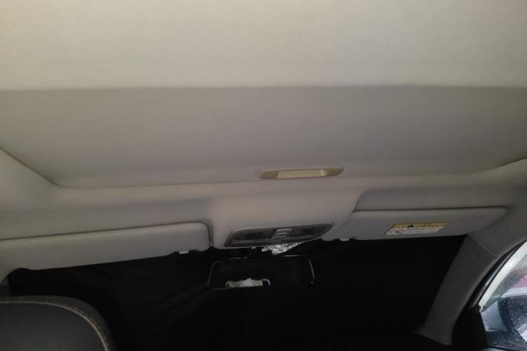 Used CHANGAN CS75 2016 2.0L Manual Luxury Version China IV Standard Headliner
