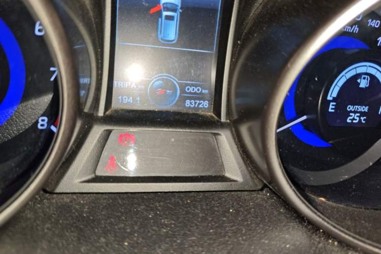 Used CHANGAN CS75 2016 2.0L Manual Luxury Version China V Standard Odometer Close Up