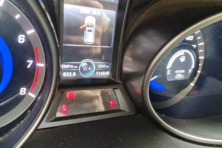 Used CHANGAN CS75 2016 2.0L Manual Leading Version China V Standard Odometer Close Up