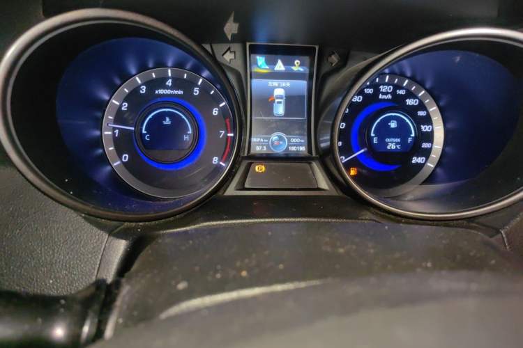 Used CHANGAN CS75 2016 2.0L Manual Luxury Version China V Standard Odometer Close Up