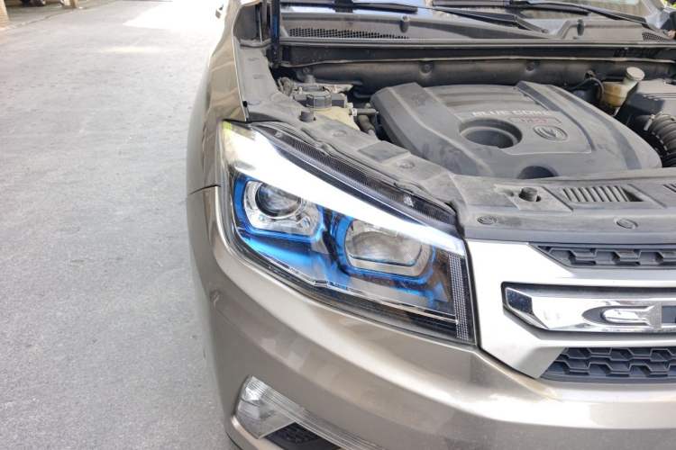 Used CHANGAN CS75 2016 1.8T Automatic Elite Model China V Standard Right Front Headlight