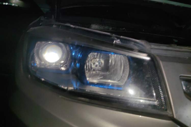 Used CHANGAN CS75 2016 2.0L Manual Luxury Version China V Standard Right Front Headlight