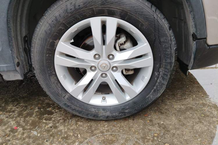 Used CHANGAN CS75 2016 1.8T Automatic Elite Model China V Standard Right Front Wheel Hub