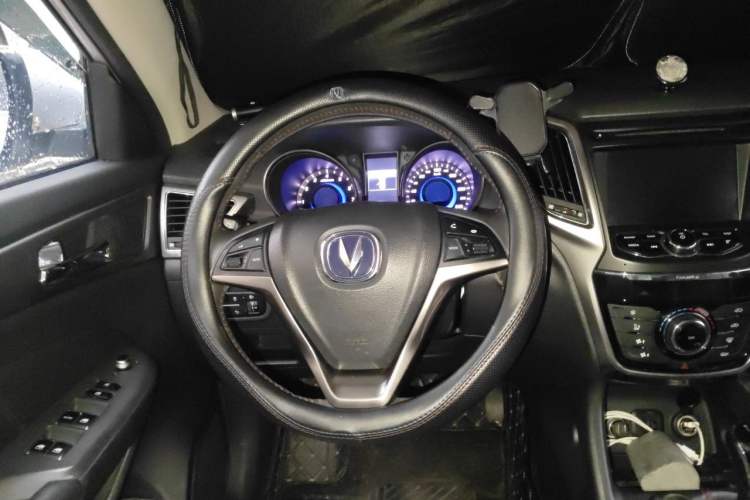Used CHANGAN CS75 2016 2.0L Manual Luxury Version China IV Standard Steering Wheel