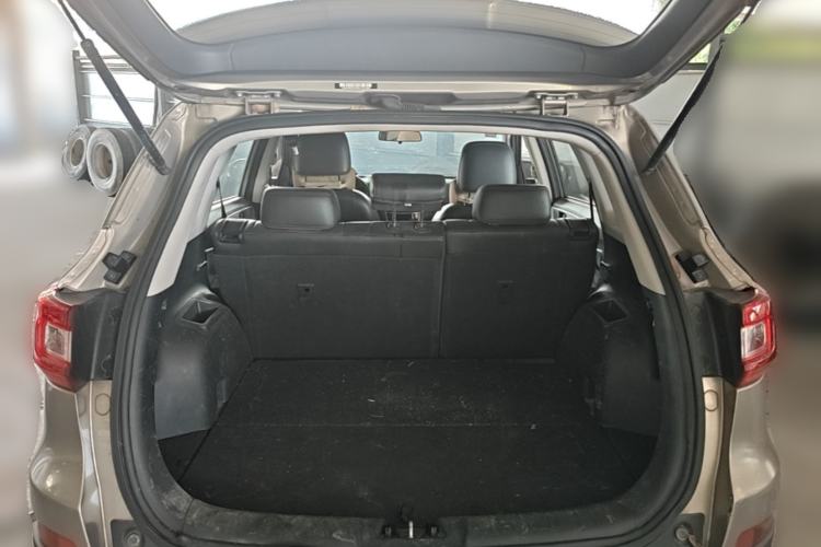Used CHANGAN CS75 2016 1.8T Automatic Elite Model China V Standard Trunk