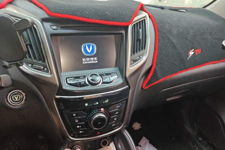 Used CHANGAN CS75 2016 1.5T Manual FENGSHANG Model Audio And AC Panel