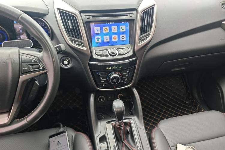 Used CHANGAN CS75 2016 1.8T Automatic Elite Model China IV Standard Audio And AC Panel