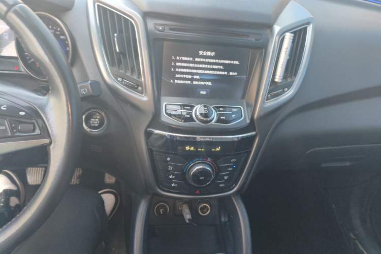 Used CHANGAN CS75 2016 2.0L Manual Luxury Version China V Standard Audio And AC Panel