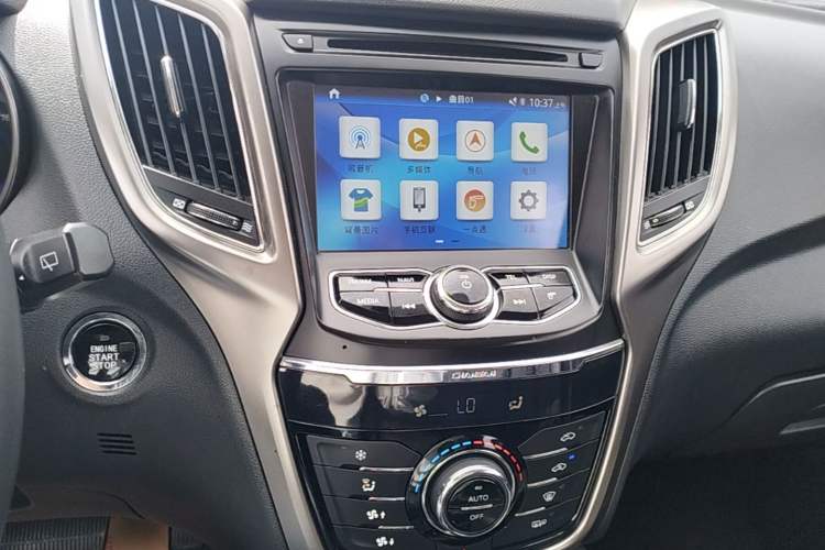 Used CHANGAN CS75 2016 1.8T Automatic Elite Model China V Standard Audio And AC Panel