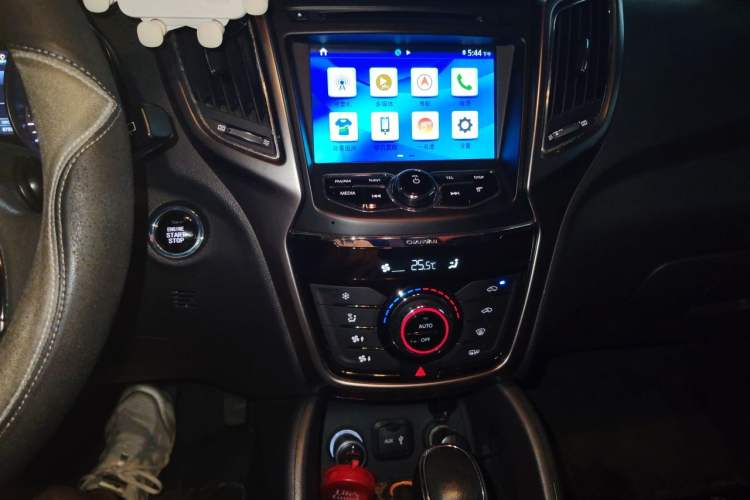 Used CHANGAN CS75 2016 1.8T Automatic Elite Model China V Standard Audio And AC Panel