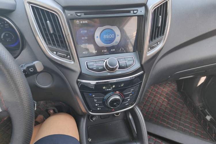 Used CHANGAN CS75 2016 2.0L Manual Comfort Version China V Standard Audio And AC Panel
