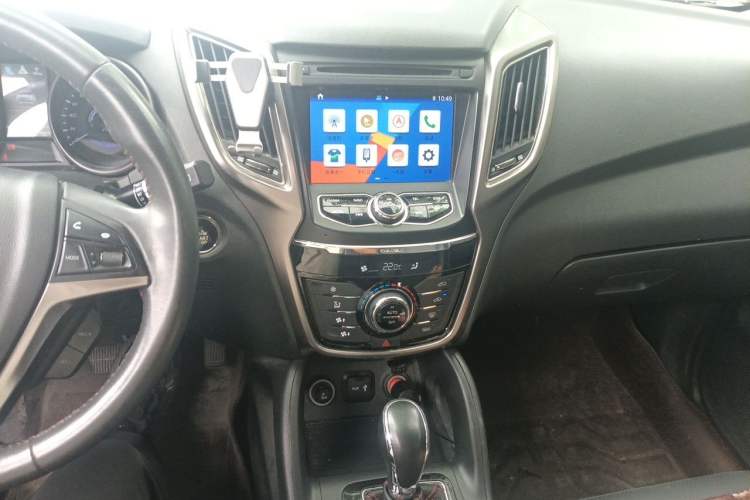 Used CHANGAN CS75 2016 1.8T Automatic Elite Model China V Standard Audio And AC Panel