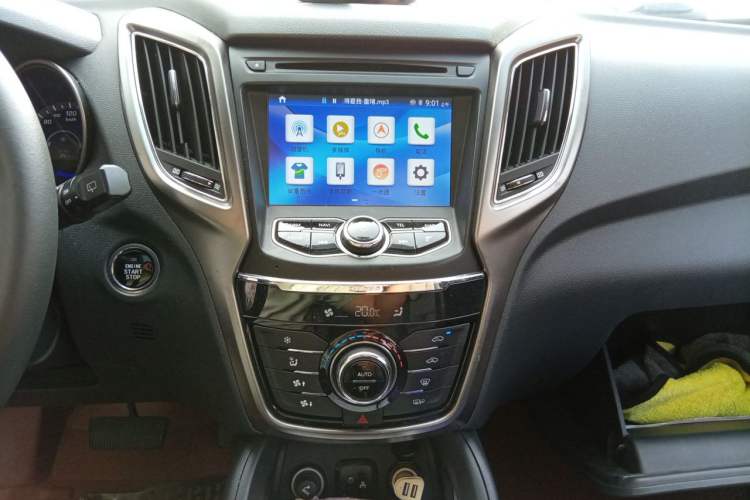 Used CHANGAN CS75 2016 1.8T Automatic Elite Model China V Standard Audio And AC Panel