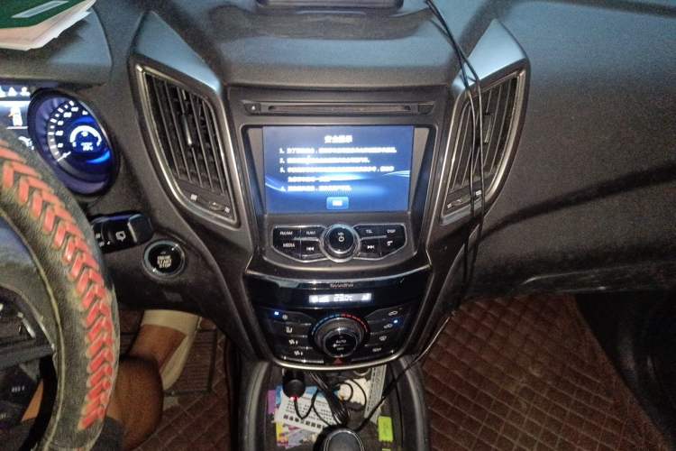 Used CHANGAN CS75 2016 1.8T Automatic Elite Model China V Standard Audio And AC Panel
