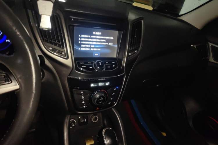 Used CHANGAN CS75 2016 1.8T Automatic Prestige Model China V Standard Audio And AC Panel