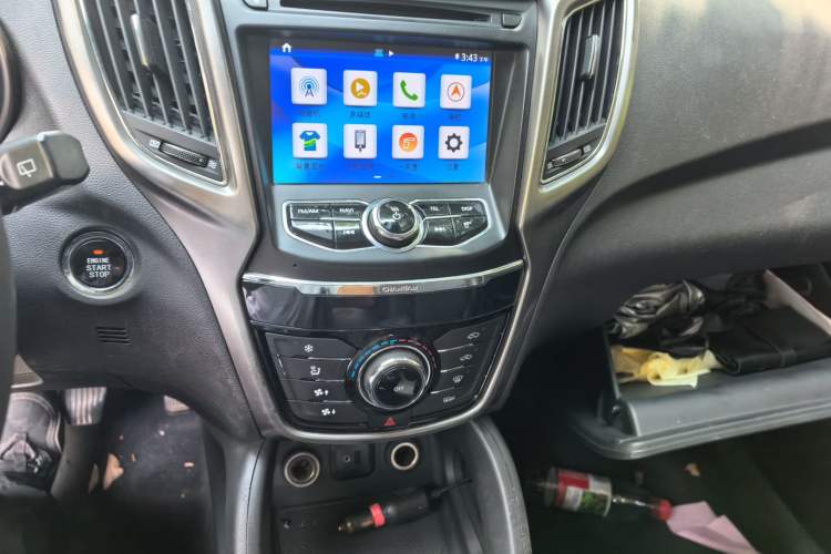 Used CHANGAN CS75 2016 2.0L Manual Luxury Version China IV Standard Audio And AC Panel