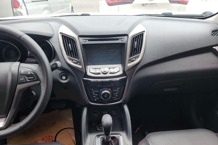 Used CHANGAN CS75 2016 1.8T Automatic Elite Model China V Standard Audio And AC Panel