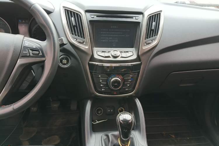 Used CHANGAN CS75 2016 1.5T Manual FENGSHANG Model Audio And AC Panel