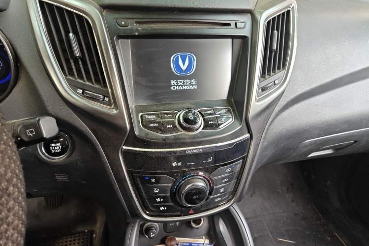 Used CHANGAN CS75 2016 1.5T Manual FENGSHANG Model Audio And AC Panel
