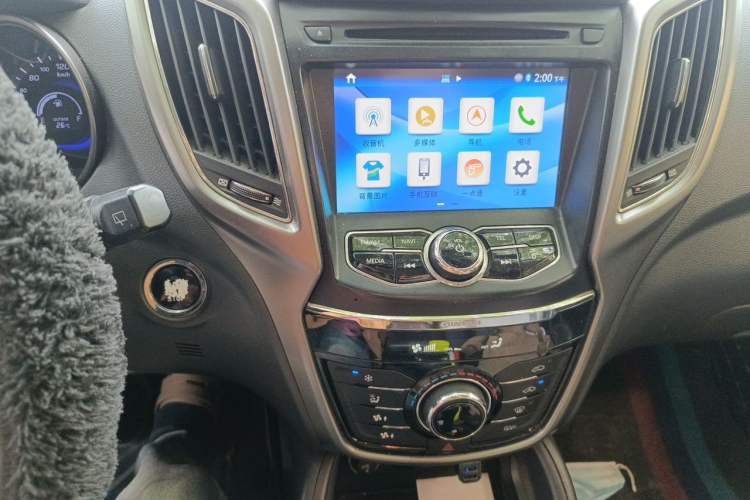 Used CHANGAN CS75 2016 2.0L Manual Luxury Version China V Standard Audio And AC Panel