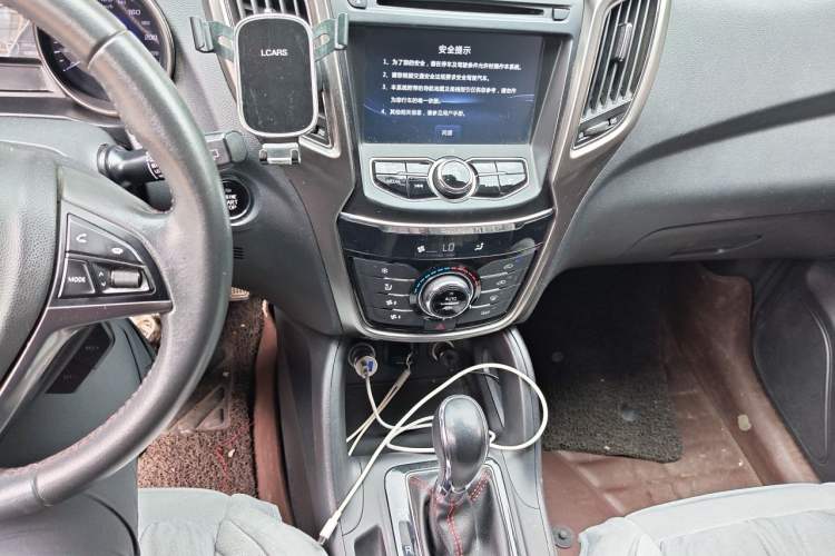 Used CHANGAN CS75 2016 1.8T Automatic Elite Model China V Standard Audio And AC Panel