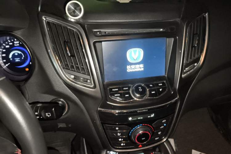 Used CHANGAN CS75 2016 1.5T Manual FENGSHANG Model Audio And AC Panel