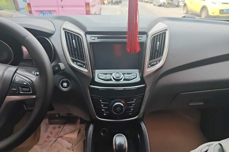 Used CHANGAN CS75 2016 1.8T Automatic Elite Model China V Standard Audio And AC Panel