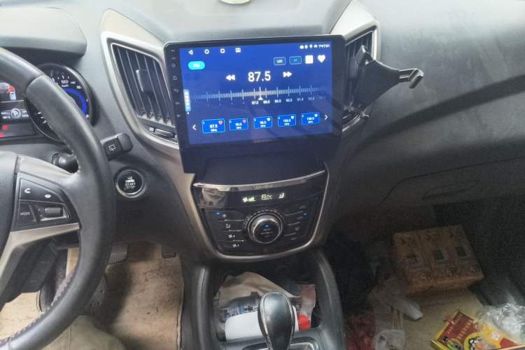 Used CHANGAN CS75 2016 1.8T Automatic Elite Model China V Standard Audio And AC Panel