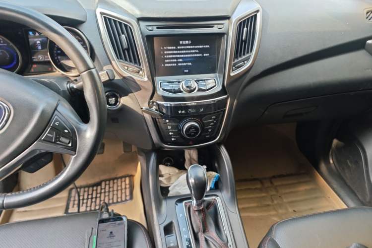 Used CHANGAN CS75 2016 1.8T Automatic Elite Model China V Standard Audio And AC Panel