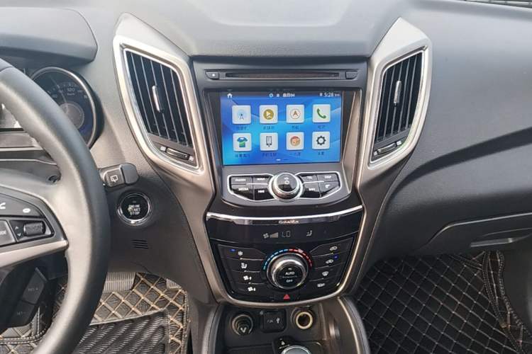 Used CHANGAN CS75 2016 1.8T Automatic Elite Model China V Standard Audio And AC Panel