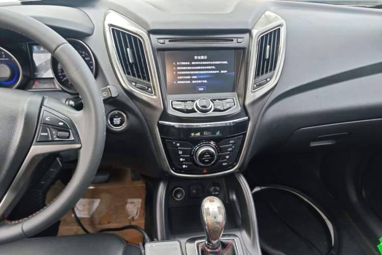 Used CHANGAN CS75 2016 1.8T Automatic Elite Model China V Standard Audio And AC Panel