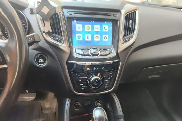 Used CHANGAN CS75 2016 1.8T Automatic Elite Model China V Standard Audio And AC Panel