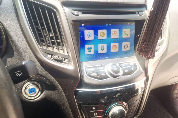 Used CHANGAN CS75 2016 2.0L Manual Luxury Version China V Standard Audio And AC Panel
