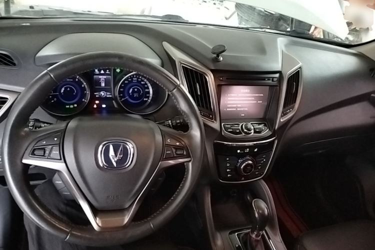 Used CHANGAN CS75 2016 1.8T Automatic Elite Model China V Standard Center Console