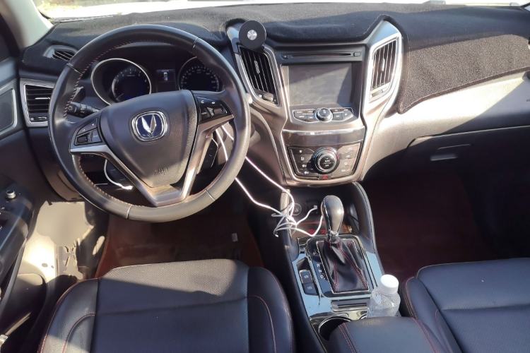 Used CHANGAN CS75 2016 1.8T Automatic Elite Model China V Standard Center Console