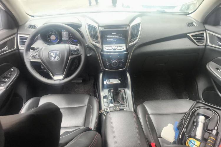 Used CHANGAN CS75 2016 1.8T Automatic Elite Model China V Standard Center Console