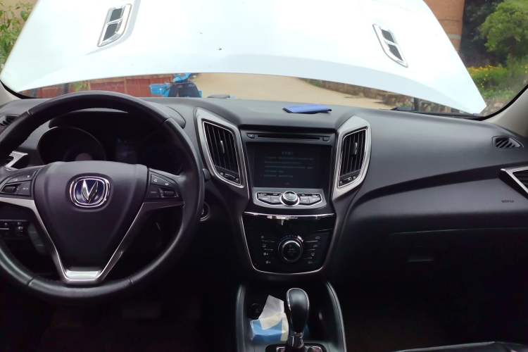 Used CHANGAN CS75 2016 1.8T Automatic Elite Model China V Standard Center Console