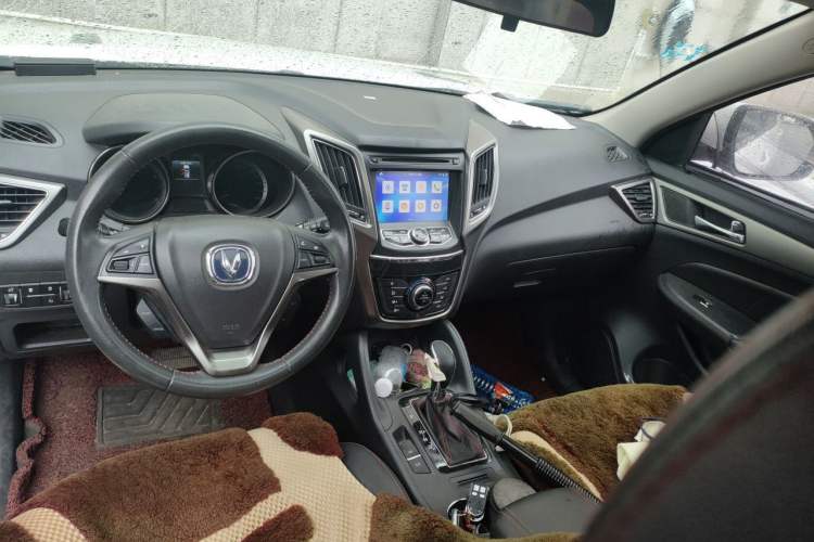Used CHANGAN CS75 2016 1.8T Automatic Elite Model China V Standard Center Console
