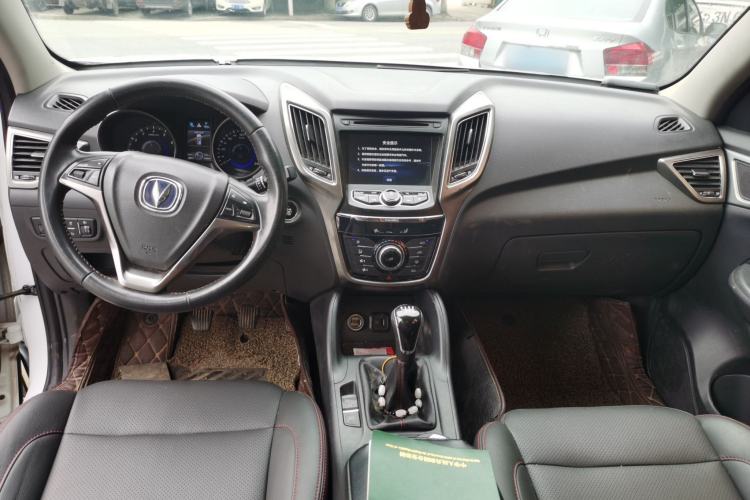 Used CHANGAN CS75 2016 2.0L Manual Luxury Version China V Standard Center Console