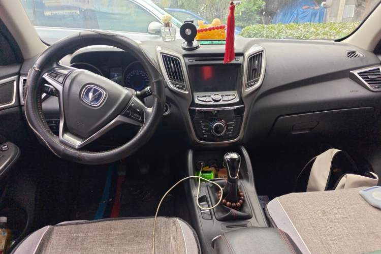 Used CHANGAN CS75 2016 2.0L Manual Luxury Version China V Standard Center Console