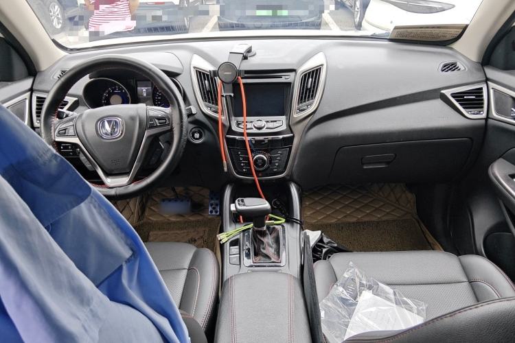 Used CHANGAN CS75 2016 1.8T Automatic Elite Model China V Standard Center Console