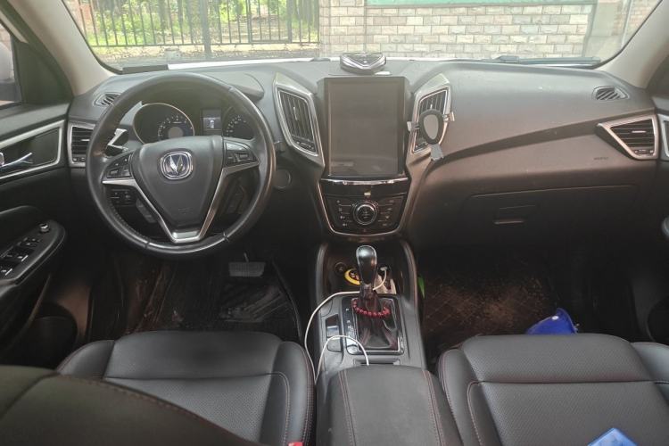 Used CHANGAN CS75 2016 1.8T Automatic Elite Model China V Standard Center Console