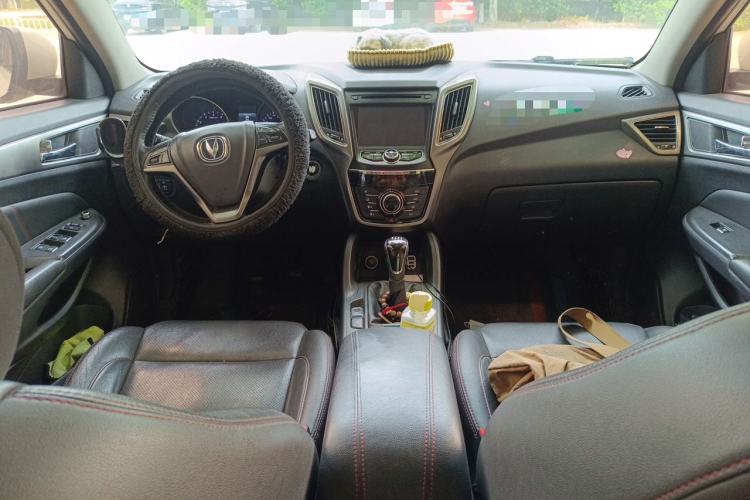 Used CHANGAN CS75 2016 2.0L Manual Luxury Version China V Standard Center Console