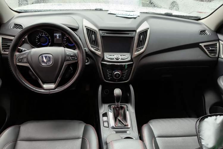 Used CHANGAN CS75 2016 1.8T Automatic Elite Model China V Standard Center Console