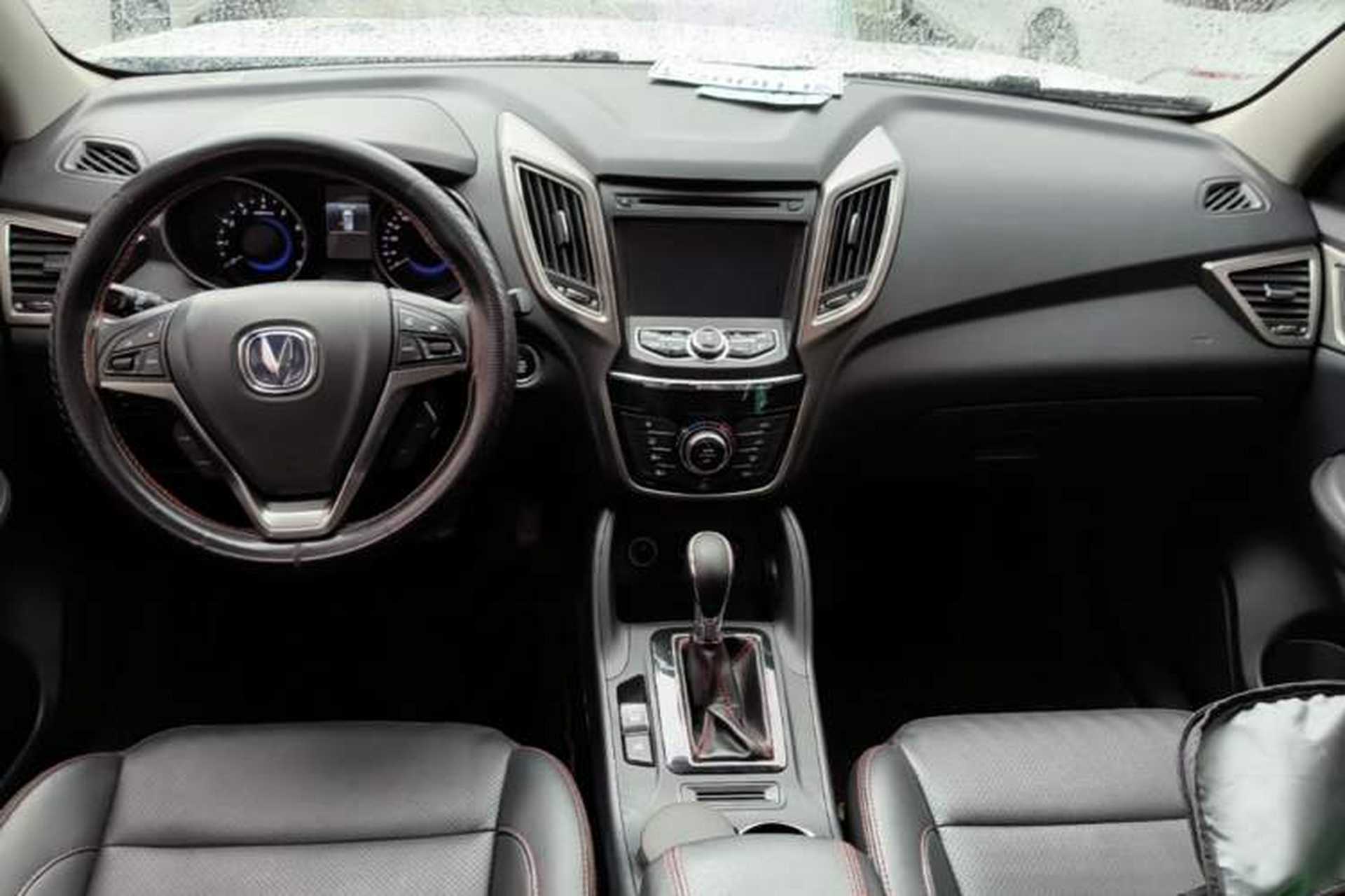 Used CHANGAN CS75 2016 1.8T Automatic Elite Model China V Standard Center Console