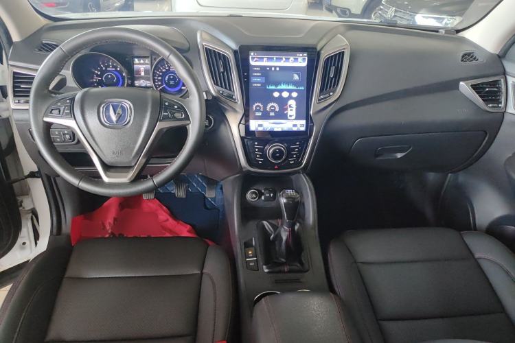 Used CHANGAN CS75 2016 2.0L Manual Luxury Version China IV Standard Center Console