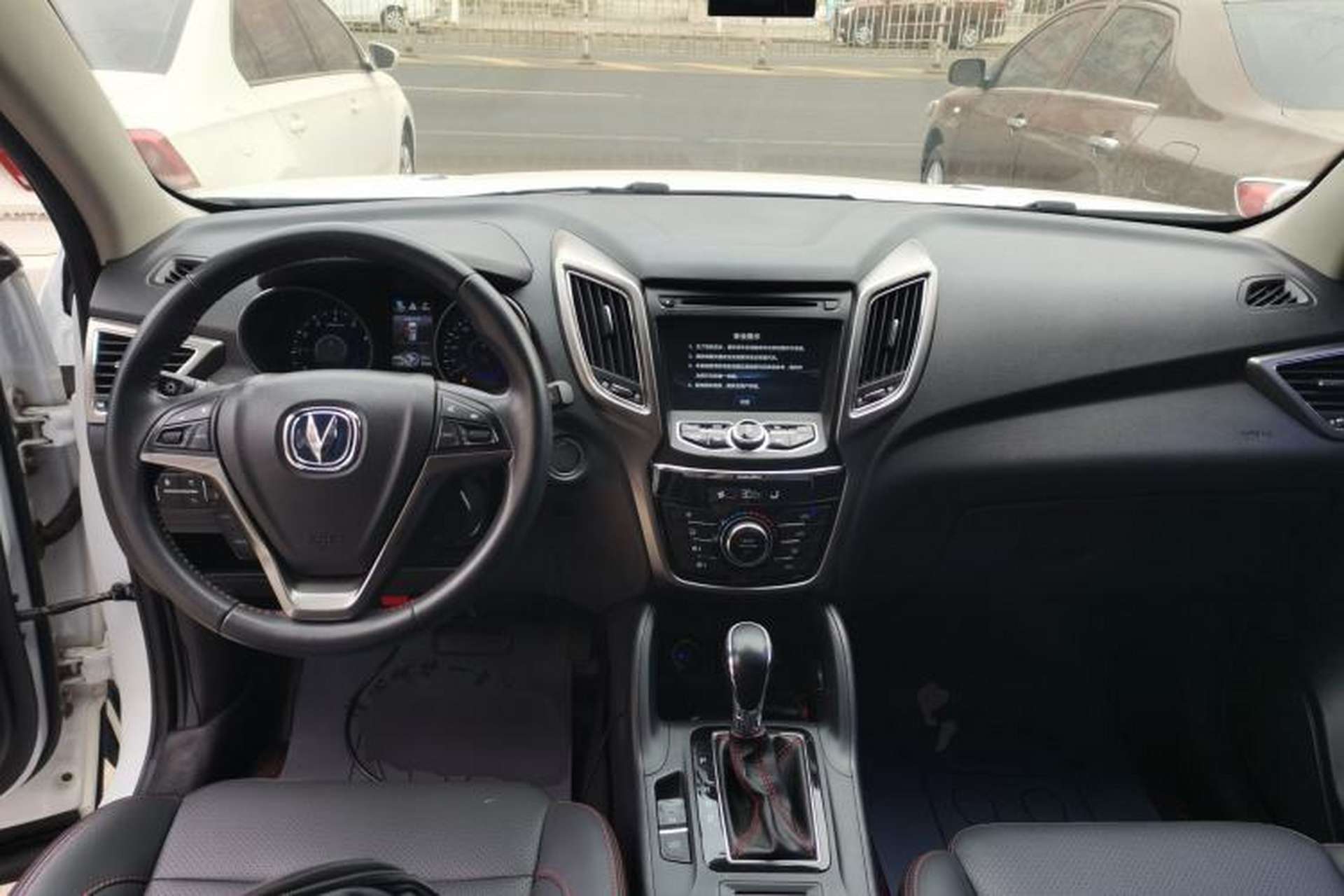 Used CHANGAN CS75 2016 1.8T Automatic Elite Model China V Standard Center Console