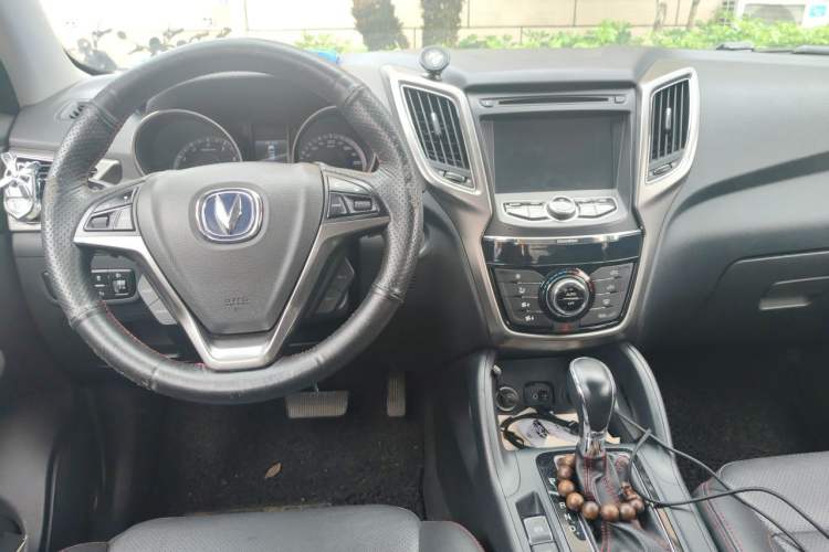 Used CHANGAN CS75 2016 1.8T Automatic Elite Model China V Standard Center Console