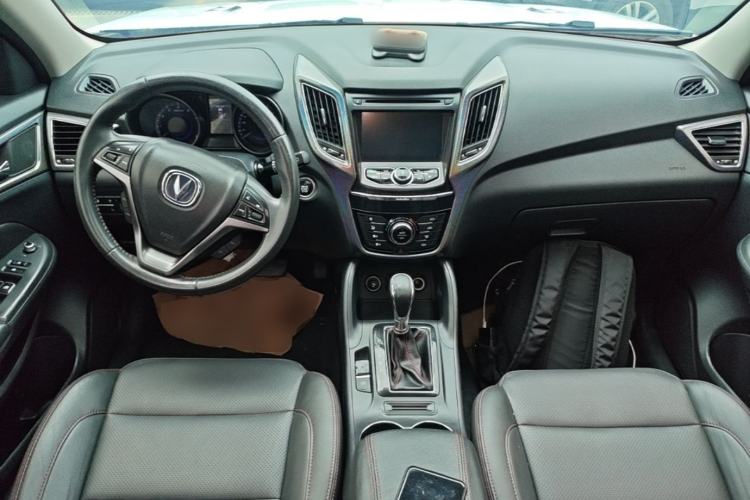 Used CHANGAN CS75 2016 1.8T Automatic Elite Model China V Standard Center Console